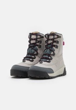 Columbia Bugaboot Celsius - Winter Boots - Dove/Graphite -Deals Sport Girl Outfit Store 12d495a49e8646659d14c588672da40b