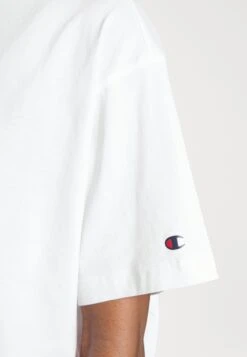 Champion Crewneck - Sports T-Shirt - White -Deals Sport Girl Outfit Store 1764125f22214461a77674c2495626b3