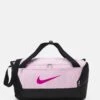 Nike Performance Brasilia Duffel Unisex - Sports Bag - Pink Foam/Black/Active Fuchsia) -Deals Sport Girl Outfit Store 22bd65c67bbf4447bd3177db985f538b