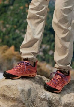 Columbia Vapor Vent - Hiking Shoes - Lychee/Purple Lotus
