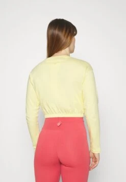 Champion Longsleeve Exclusive - Long Sleeved Top - Yellow -Deals Sport Girl Outfit Store 25fc3f9aee1d43e3b7f7838812729455