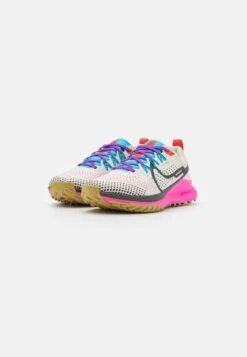 Nike Performance W React Pegasus Trail 4 Go - Trail Running Shoes - Light Orewood Brown/Dark Smoke Grey/Blue Lightning/Pink Spell/Picante Red/Wheat Gold -Deals Sport Girl Outfit Store 2bd6ddbad47344df995e9681c2a5337d