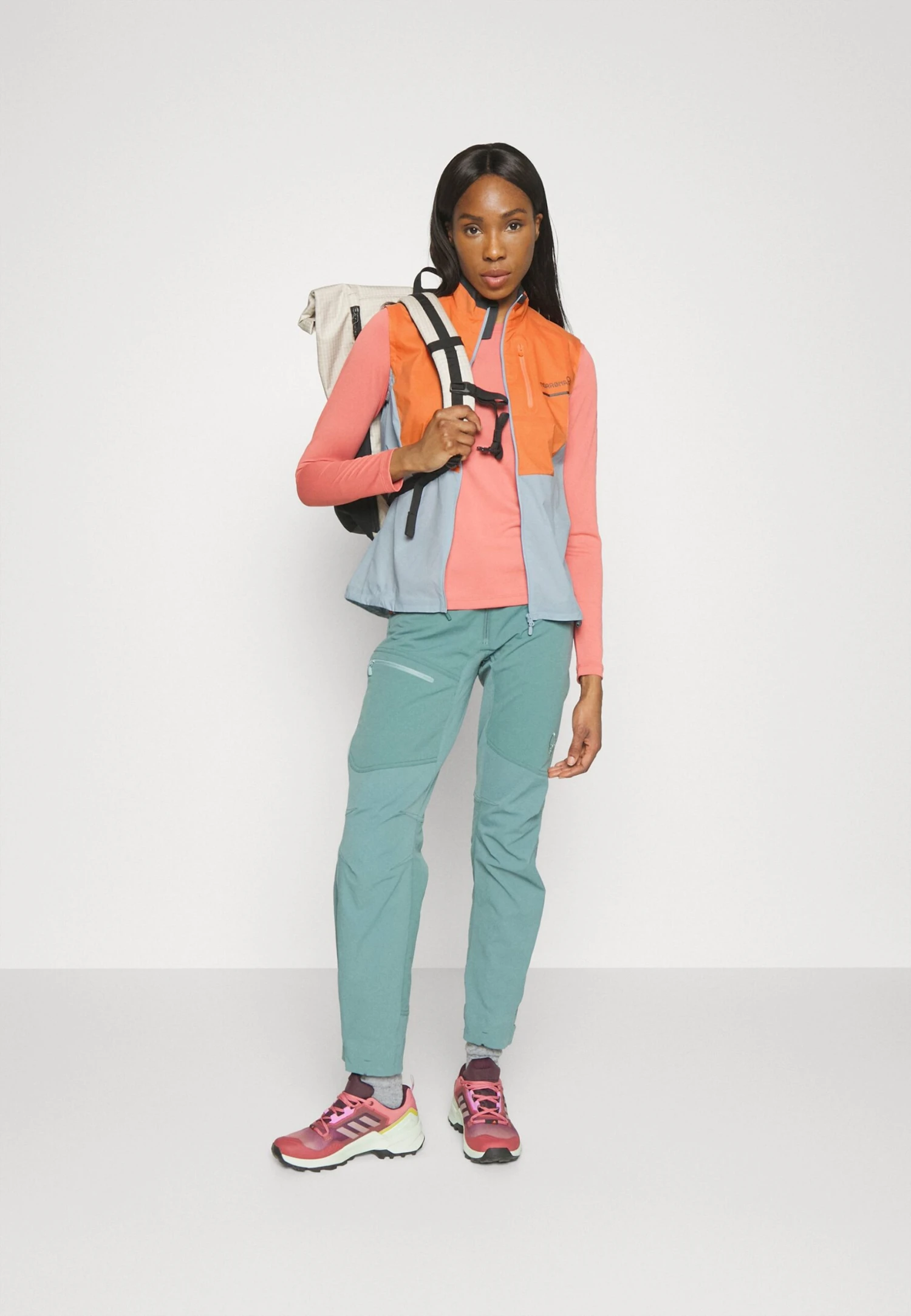 Norrøna Senja Aero90 Vest - Waistcoat 3 Norrøna Senja Aero90 Vest - Waistcoat - Image 2