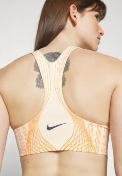 Nike Performance W Nk Df Swsh Hn Bra - Medium Support Sports Bra - Guava Ice/Burgundy Crush -Deals Sport Girl Outfit Store 318a1e0f872b4179b6461ab9ee020365