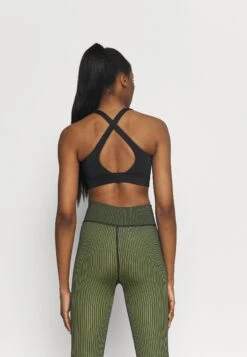 CASALL Crossback Sports Bra - Medium Support Sports Bra - Black -Deals Sport Girl Outfit Store 31e967402cba4d288e4b3a6f409c7e57