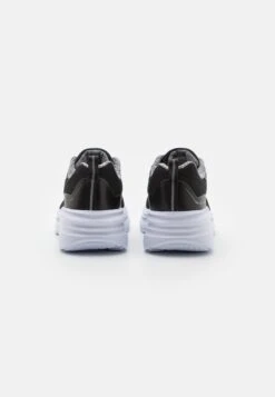 Champion Low Cut Shoe Peony - Training Shoe - New Black -Deals Sport Girl Outfit Store 39560d18bf0c41e1b9347948f171d61f