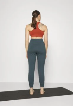 Morjim - Tracksuit Bottoms - Forest -Deals Sport Girl Outfit Store 54d2dbc4f6d84fe98d33c692cf0ab44d