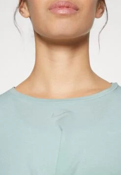 Nike Performance One Luxe - Sports T-Shirt - Ocean Bliss/Silver -Deals Sport Girl Outfit Store 55da552e58da45acbdf87a29c0ec7eda