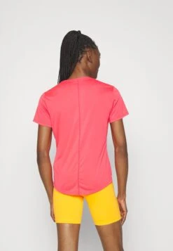 Nike Performance Top - Sports T-Shirt -Deals Sport Girl Outfit Store 65f6f149e5a54d89845b4fd2bfd8efc0