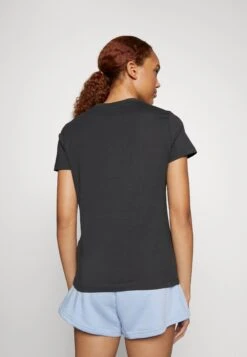 Puma Ess Better Tee - Print T-Shirt - Flat Dark Gray -Deals Sport Girl Outfit Store 7b7a1082078c44bf929a4953f120a955