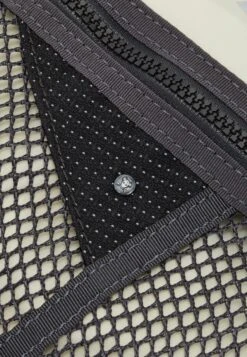 Klättermusen Algir Accessory Large Unisex - Across Body Bag - Cristal Green -Deals Sport Girl Outfit Store 7ba14064fa754369ad861b66600388da