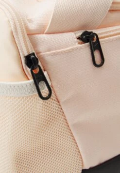 Nike Performance Brasilia Duffel Unisex - Sports Bag - Guava Ice/Black/Bright Crimson -Deals Sport Girl Outfit Store 7dc55ce3b78046999d6668c281bcd082