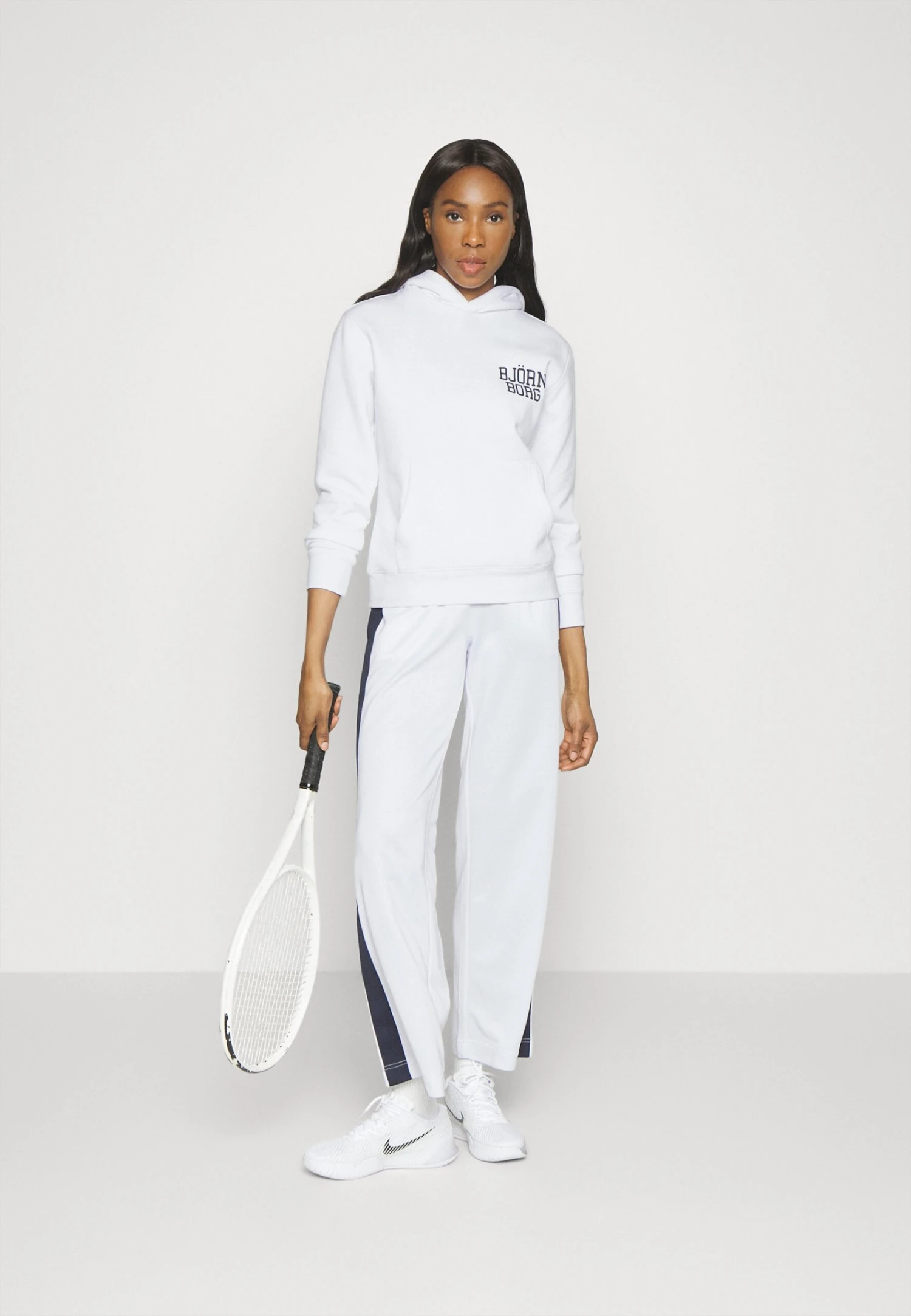 BJØRN BORG Essential Hoodie - Hoodie - Brilliant White 4 BJØRN BORG Essential Hoodie - Hoodie - Brilliant White - Image 2