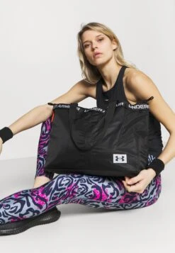 Under Armour Essentials - Sports Bag - Black