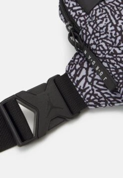 Jordan Airborne- Across Body Bag - Black -Deals Sport Girl Outfit Store bcca08be02f046aa8f30dff0d979fcac