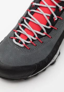 La Sportiva Tx4 Woman Gtx - Hiking Shoes - Carbon/Hibiscus 13 La Sportiva Tx4 Woman Gtx - Hiking Shoes - Carbon/Hibiscus -Deals Sport Girl Outfit Store bead64e9158c433c8a4d158f8e7e538b