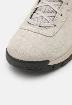 Columbia Newton Ridge - Hiking Shoes -Deals Sport Girl Outfit Store c045723b41c54a739a2545bd3a73cd21