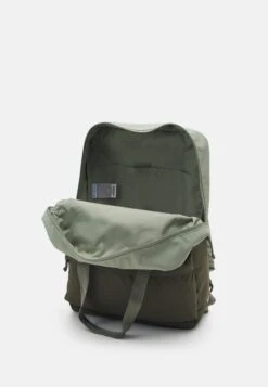 Columbia Trek™ 24L Backpack Unisex - Rucksack - Safari/Stone Green -Deals Sport Girl Outfit Store c04f5e7c16e84d8c8ee0c9a0280dc6e2