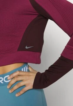 Nike Performance Long Sleeved Top - Rosewood/Diffused Taupe -Deals Sport Girl Outfit Store c6cf4fbdb7994d9fafbb7c16222fd338