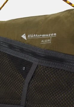 Klättermusen Accessory Bag Unisex - Sports Bag - Olive -Deals Sport Girl Outfit Store ccd7e98135f349cdac3605b663c8a76f