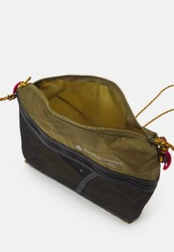 Klättermusen Accessory Bag Unisex - Sports Bag - Olive -Deals Sport Girl Outfit Store d5b9aa21f88b44ec84aefa248df09b28
