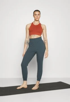 Morjim - Tracksuit Bottoms - Forest -Deals Sport Girl Outfit Store e68c1ec5179248e79ebbedb8eeb35375