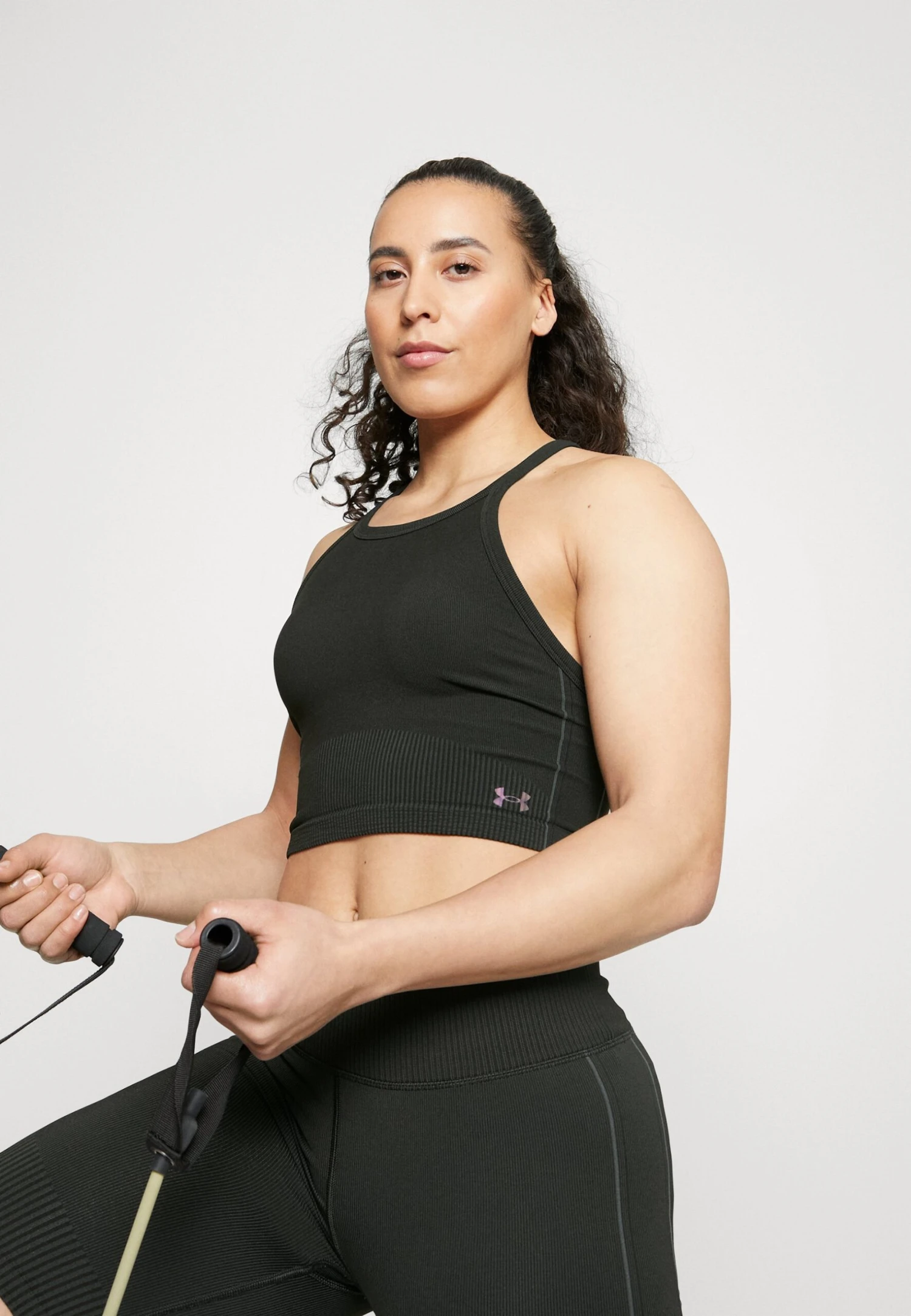 Under Armour Rush Seamless Tank - Medium Support Sports Bra - Black/Pitch Gray 6 Under Armour Rush Seamless Tank - Medium Support Sports Bra - Black/Pitch Gray - Image 4