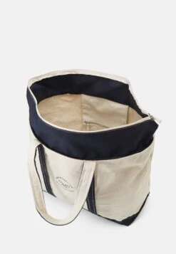 BJØRN BORG Ace Classic Tote - Sports Bag - Peacoat -Deals Sport Girl Outfit Store e8eb6585a9064eeaa319b9ae3ad721da