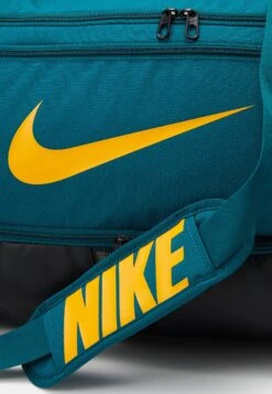 Nike Performance Brasilia Duffel M - Sports Bag -Deals Sport Girl Outfit Store e9a87cb6ce7c4139bcd3645aa1c315d6
