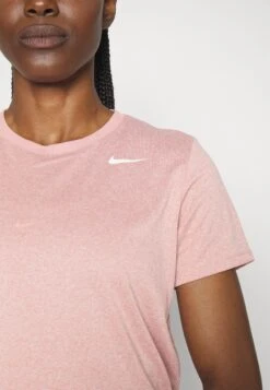 Nike Performance Tee - Sports T-Shirt -Deals Sport Girl Outfit Store e9c8e699a4e94bb0a1f37e0033dd5506