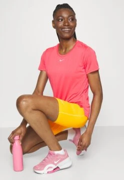 Nike Performance Top - Sports T-Shirt -Deals Sport Girl Outfit Store f2434e015d1446a9b5cce68b8a8580c7