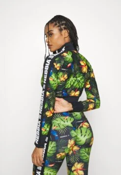 NEBBIA High Energy Cropped Jacket - Training Jacket - Green 12 NEBBIA High Energy Cropped Jacket - Training Jacket - Green -Deals Sport Girl Outfit Store f3107c465dd043bdb68dbb03654f8de3